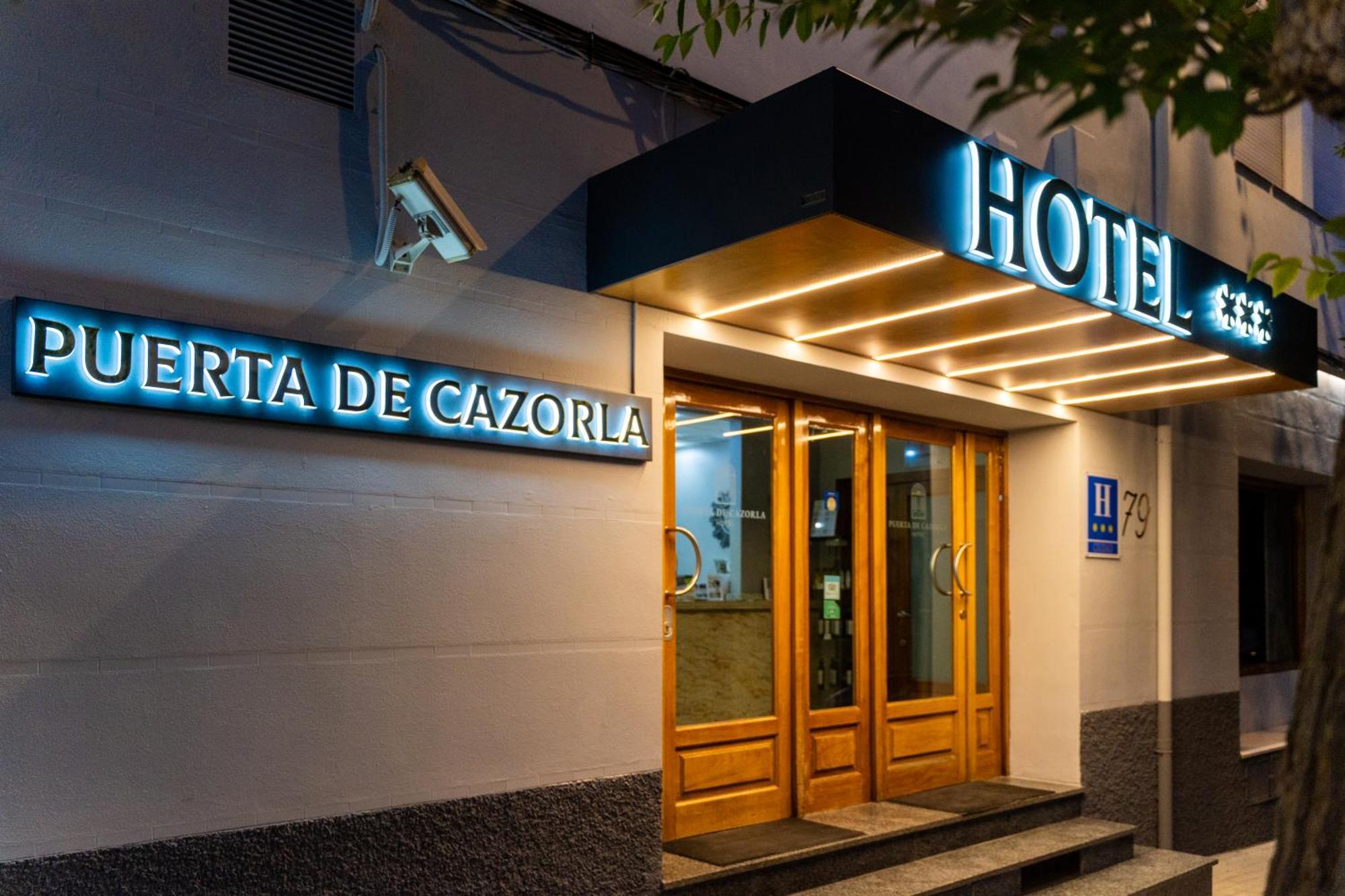 Hotel Puerta De Cazorla Exterior photo